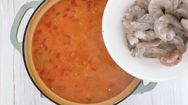 adding shrimp to étouffée