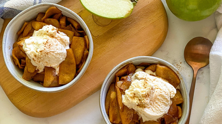 southern fried apples in bowls 