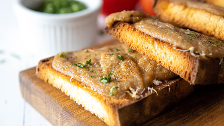 traditional Welsh rarebit on a plate