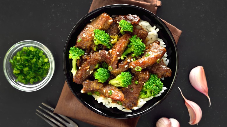 Steak stir-fry bowl on napkin