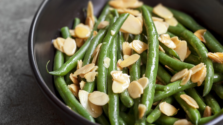 Green beans almondine