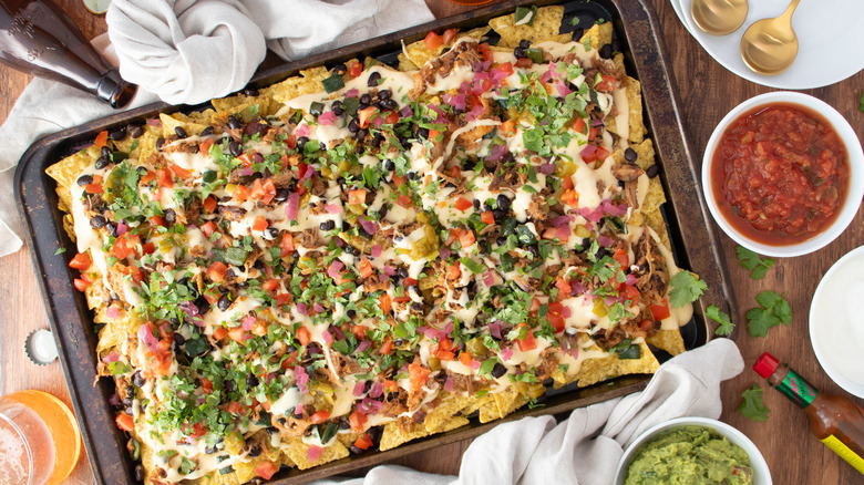 cheesy pork bean nachos