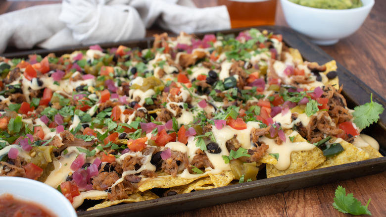 cheesy pork bean nachos