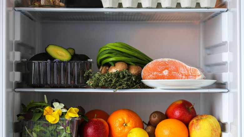 storing mushrooms in refrigerator