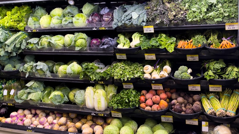 loose vegetables in produce aisle