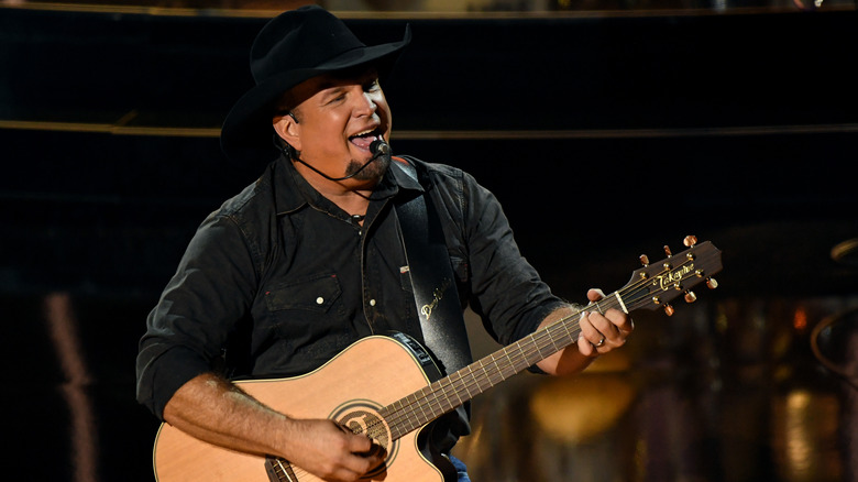 Garth Brooks on stage