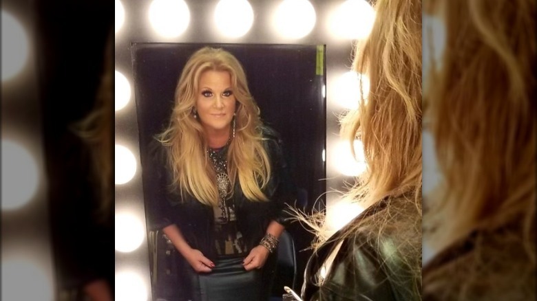 Trisha Yearwood looking glam