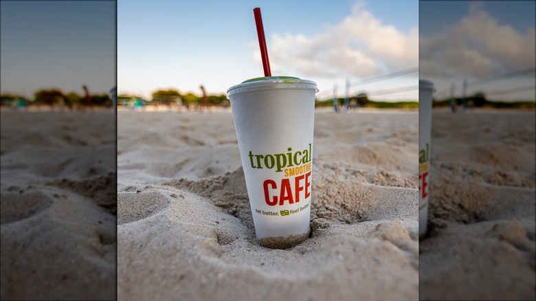 Tropical Cafe Smoothie in sand