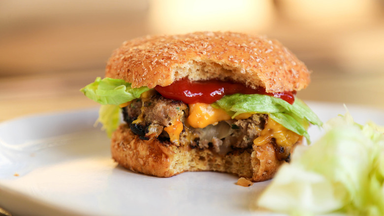 turkey burger with cheese