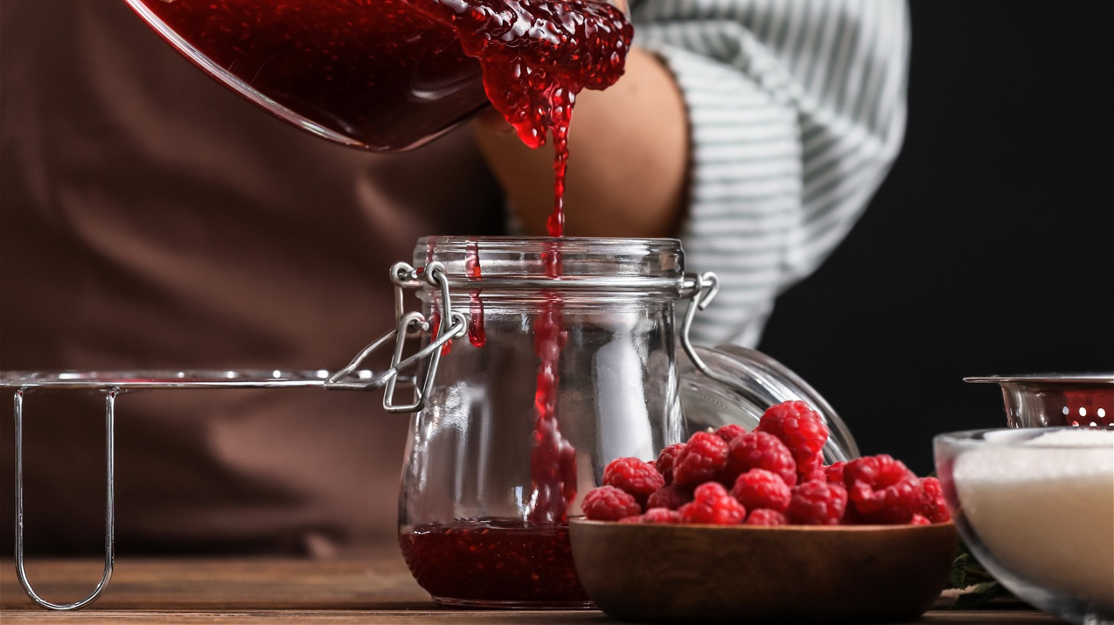 Turn Your Nearly-Empty Jam Jar Into A Cocktail Shaker