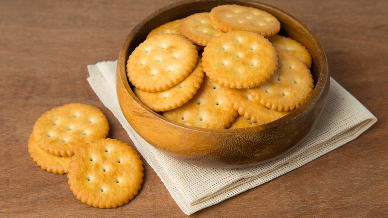 crackers in wooden bowl