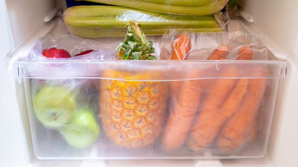 How to Use a Refrigerator Crisper Drawer