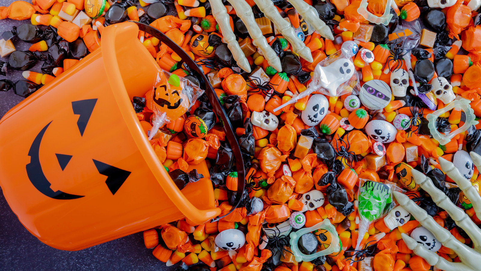 Twitter Is Divided Over This WeedLaced Halloween Candy Claim