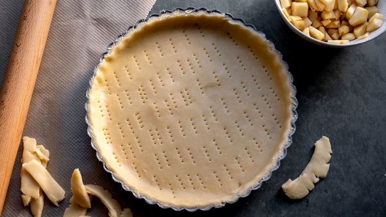 Pie crust in a tin