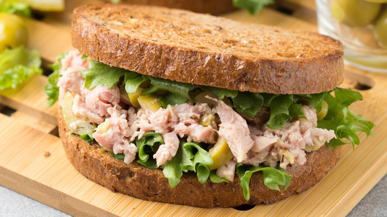 Tuna salad sandwich