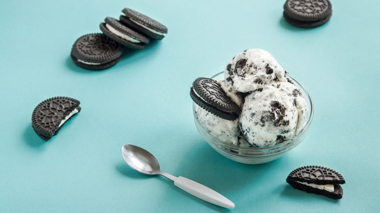 Bowl of Oreo ice cream