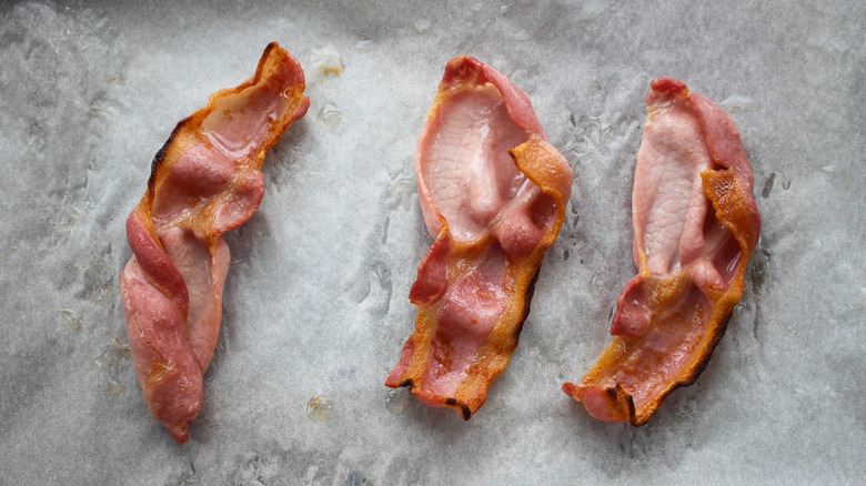 Cooked British-style bacon