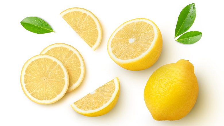 sliced lemons