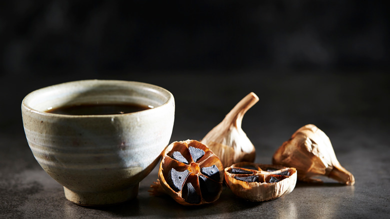 Fermented black garlic with black vinegar