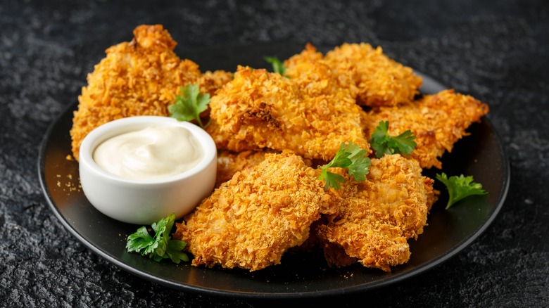 Fried nuggets with breading made of cornflakes