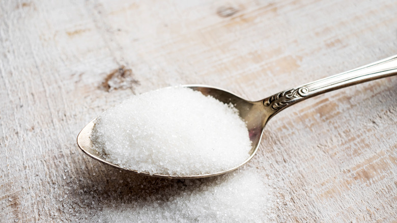 spoon with artificial sugar