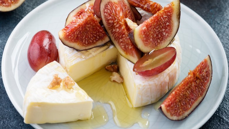 baked brie and honey figs