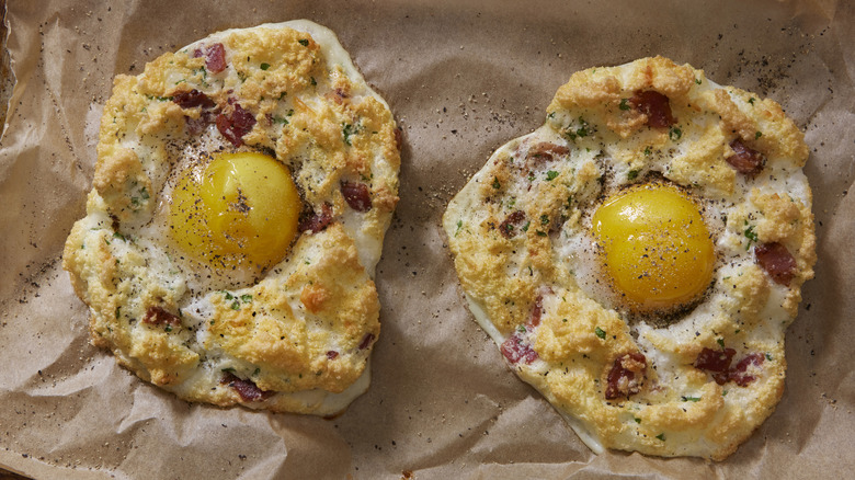 Cloud egg on a pan