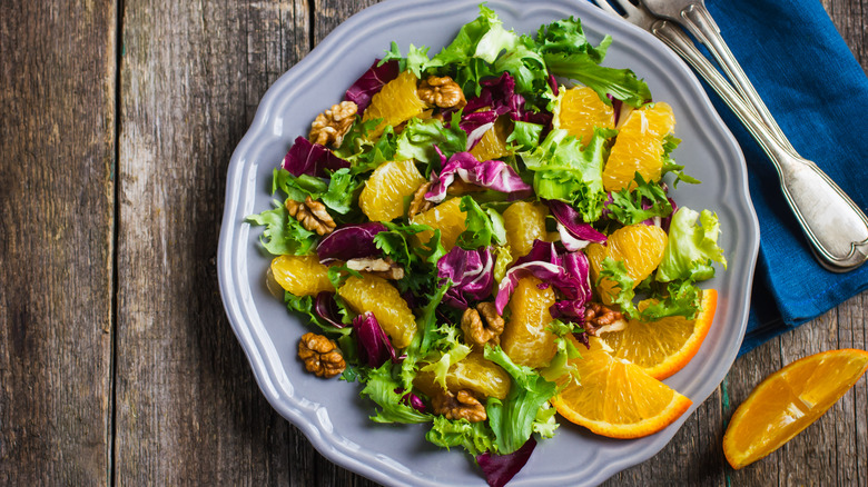 chicory salad with oranges and walnuts 