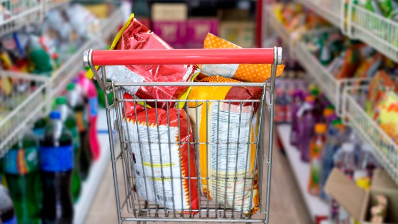 Shopping cart snacks