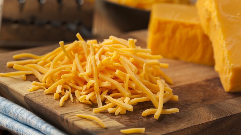 grated cheddar cheese