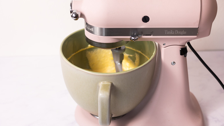 stand-mixer beating cake batter 