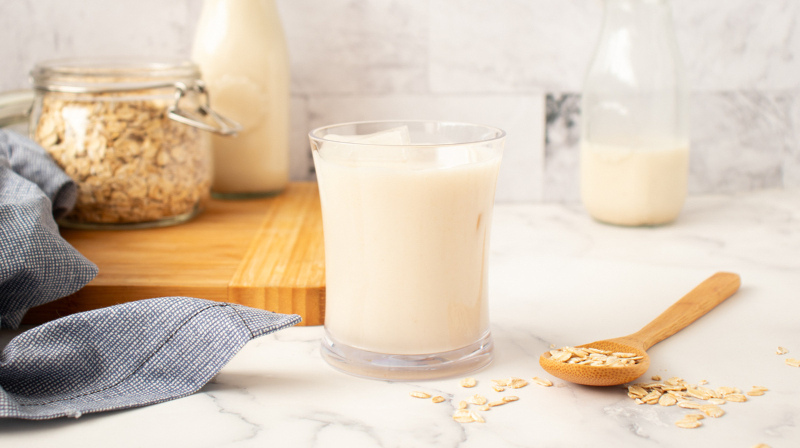 Use A High-Speed Blender For Perfectly Textured Homemade Oat Milk