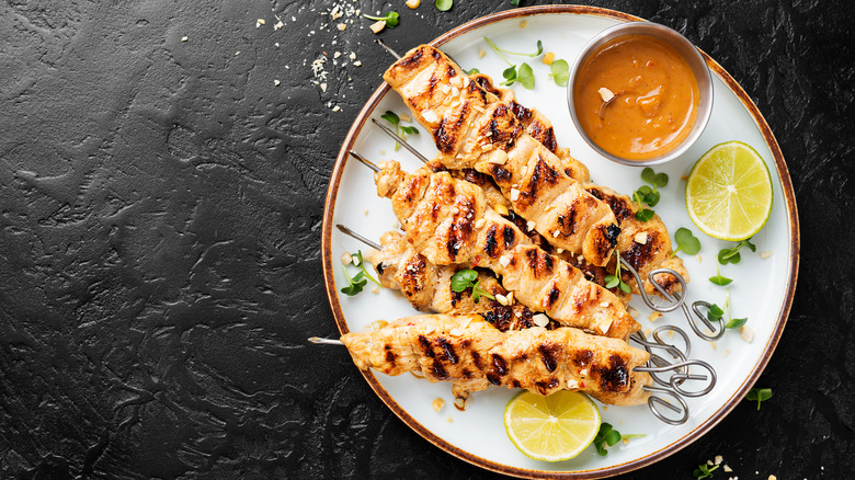 Chicken skewers with peanut sauce