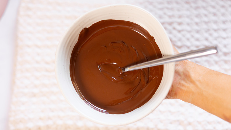 melted chocolate in bowl 