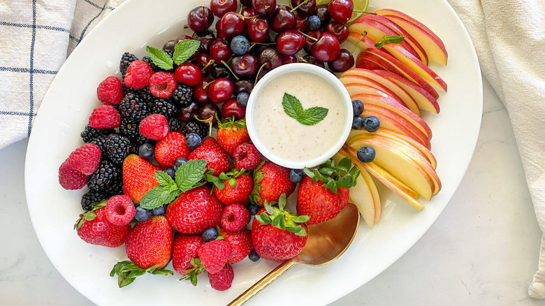 yogurt dip with fresh fruit