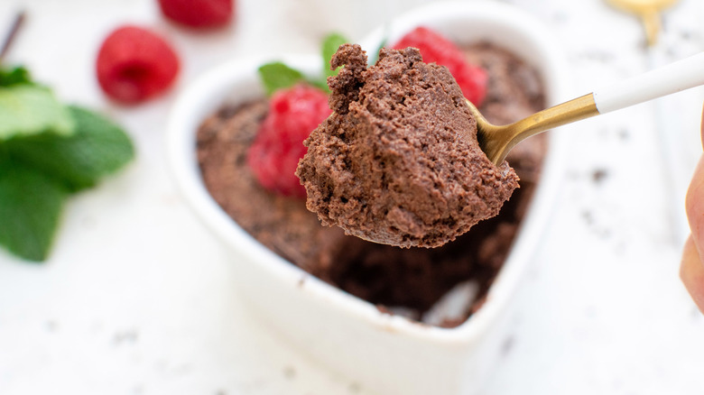 close up vegan chocolate mousse 