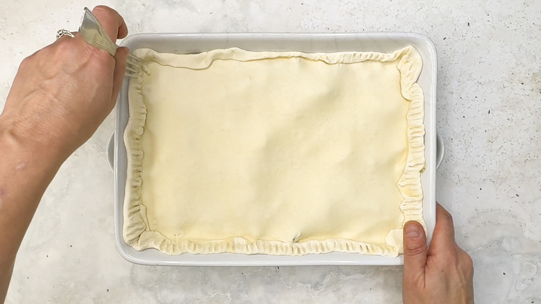 Crimping pastry edges