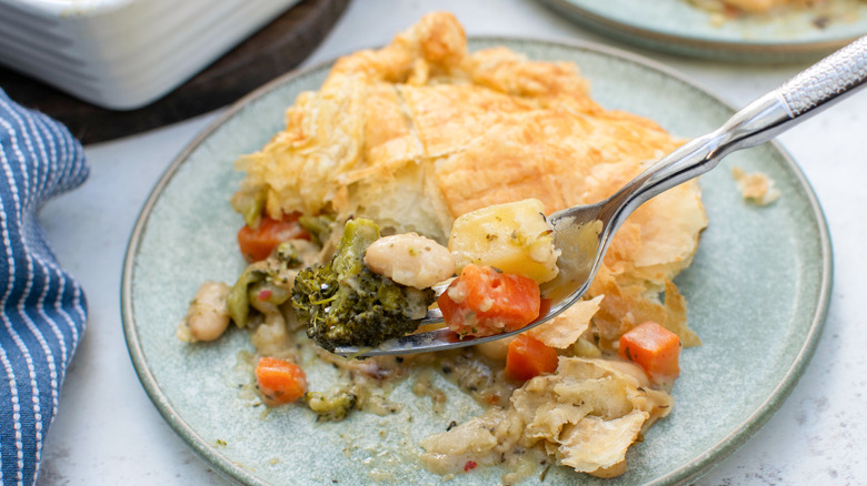 Vegan Creamy Vegetable Pot Pie portion