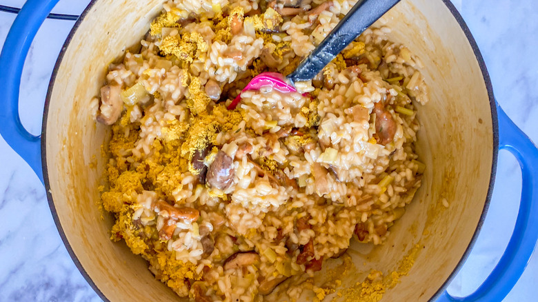 mushroom risotto in dutch oven