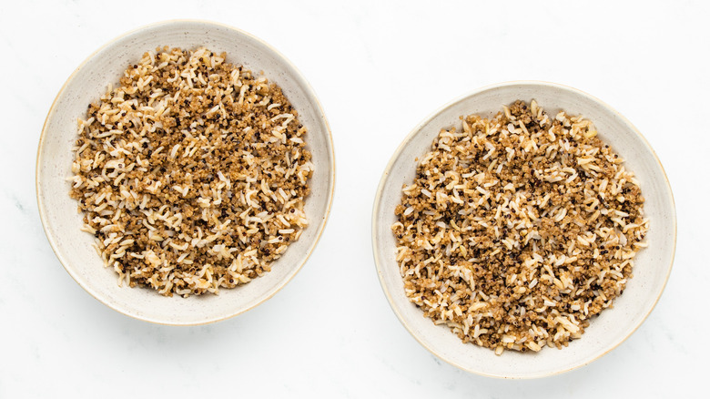 two bowls of mixed grains