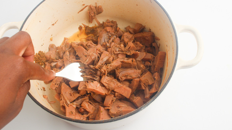 Barbecue jackfruit in pot