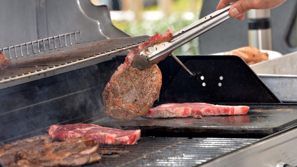 grilling steaks