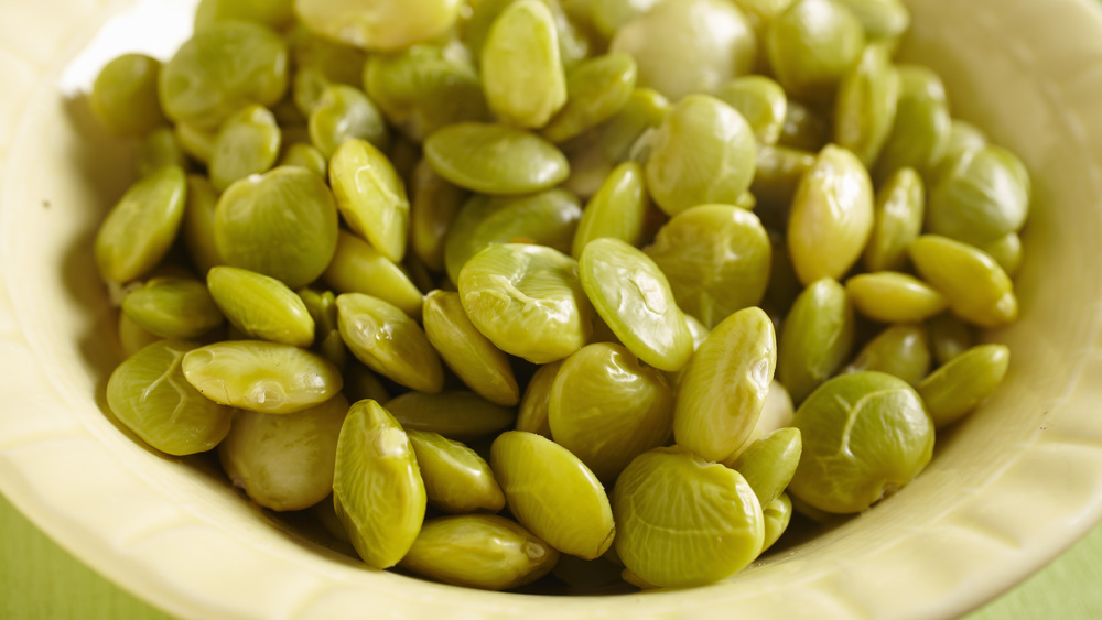 Lima beans in bowl