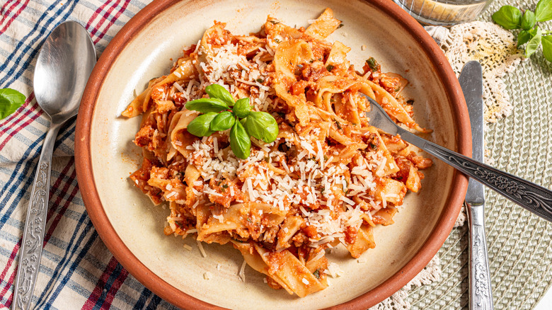 pasta with vegetarian bolognese dish