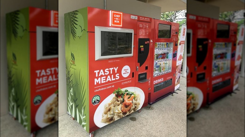 Chef-in-box vending machine