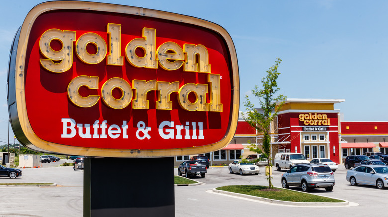 Golden Corral sign