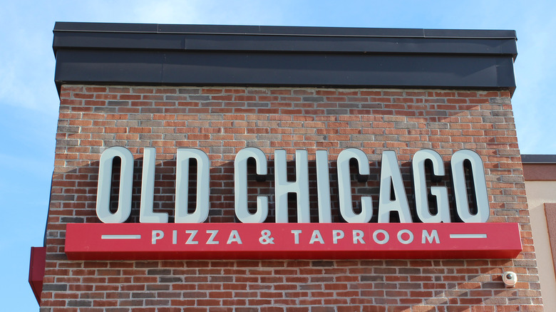 Old Chicago Pizza & Taproom sign