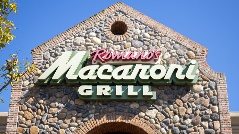 Romano's Macaroni Grill sign