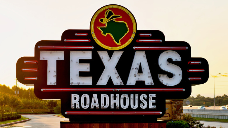 Texas Roadhouse sign