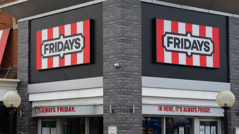 TGI Friday's welcome sign